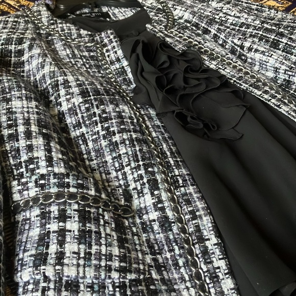 Women’s dress suit - Picture 6 of 9